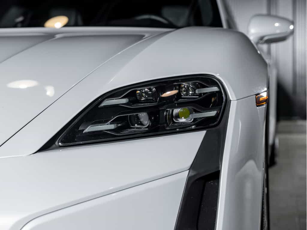 2025 Porsche Taycan 2025 Taycan Turbo S - Certifié Porsche Approved - Image 18