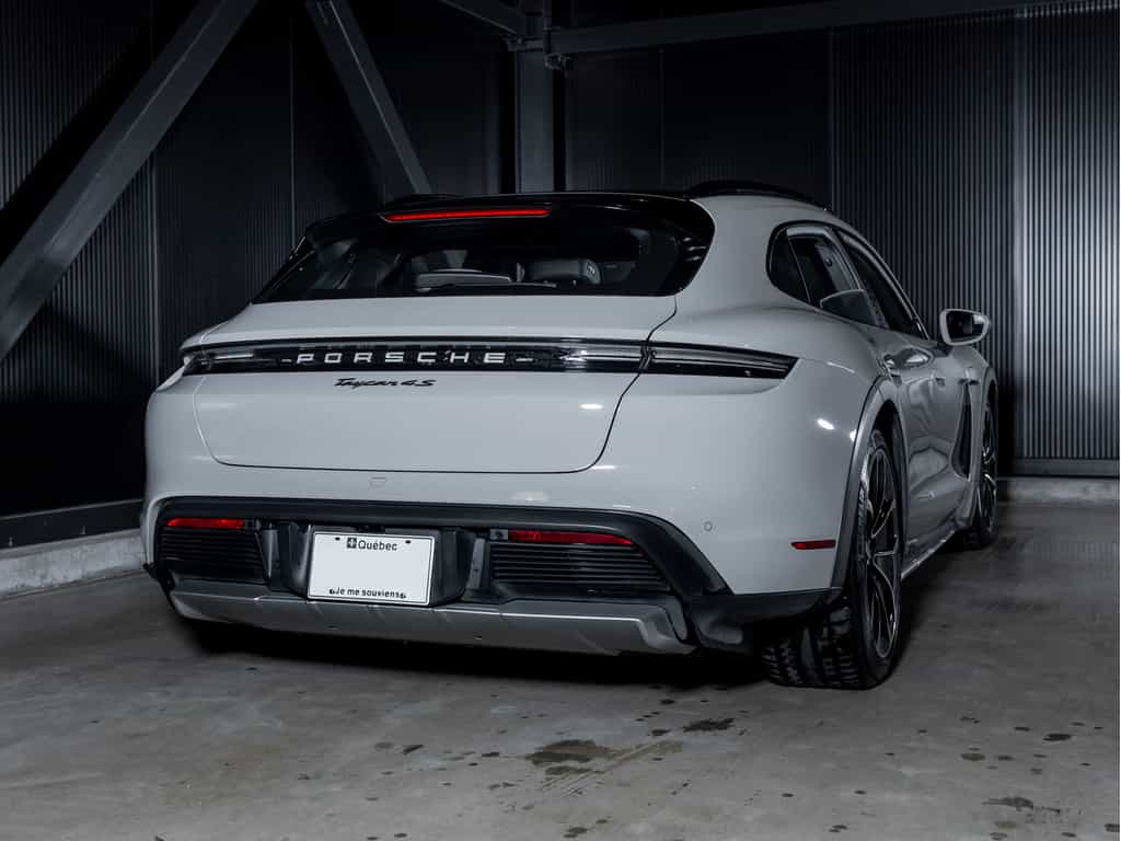 2022 Porsche Taycan 2022 Taycan 4S Cross Turismo - Image 3