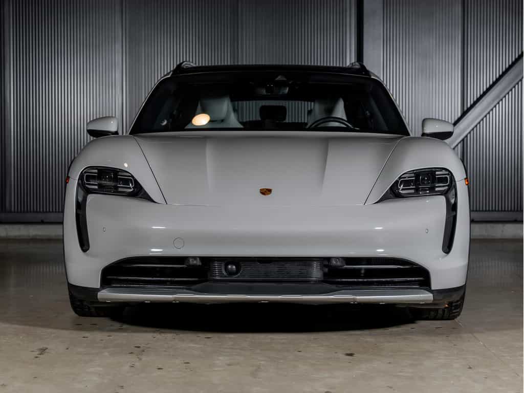 2022 Porsche Taycan 2022 Taycan 4S Cross Turismo - Image 10