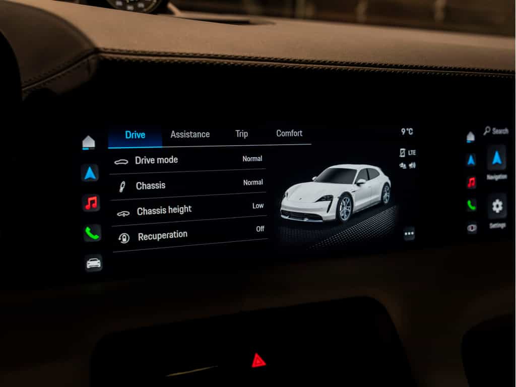 2022 Porsche Taycan 2022 Taycan 4S Cross Turismo - Image 13