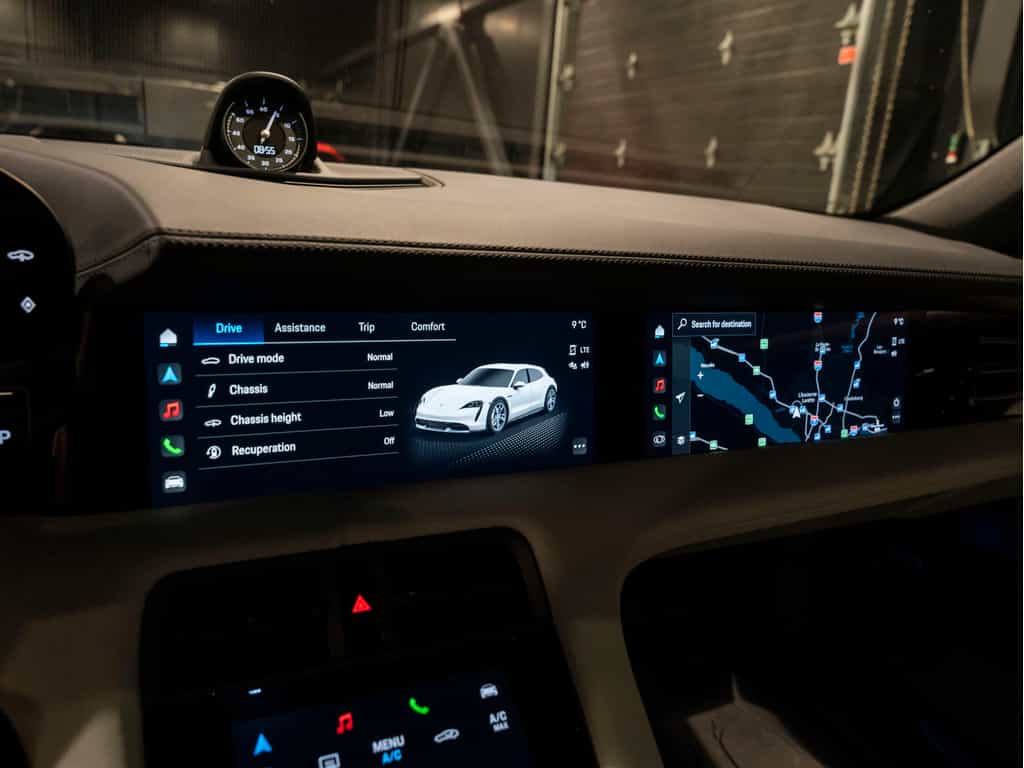 2022 Porsche Taycan 2022 Taycan 4S Cross Turismo - Image 15