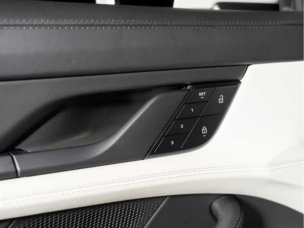 2022 Porsche Taycan 2022 Taycan 4S Cross Turismo - Image 25