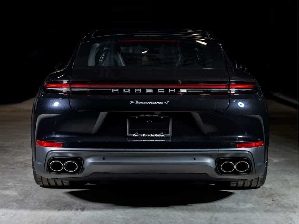 2024 Porsche Panamera 2024 Panamera 4 - Certifié Porsche Approved - Image 16