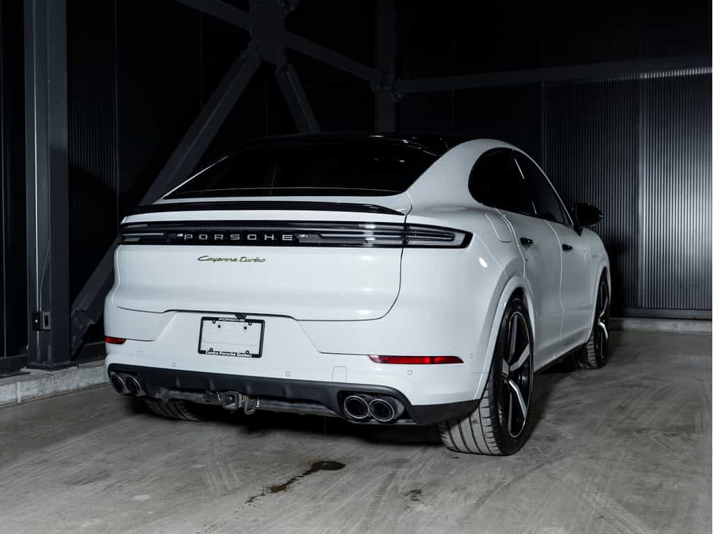 2024 Porsche Cayenne 2024 Cayenne Turbo e-Hybrid Coupe - CPO - Image 3