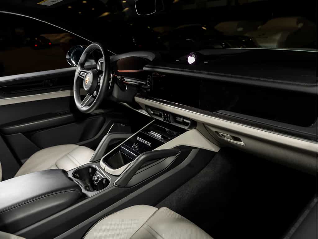 2024 Porsche Cayenne 2024 Cayenne Turbo e-Hybrid Coupe - CPO - Image 5