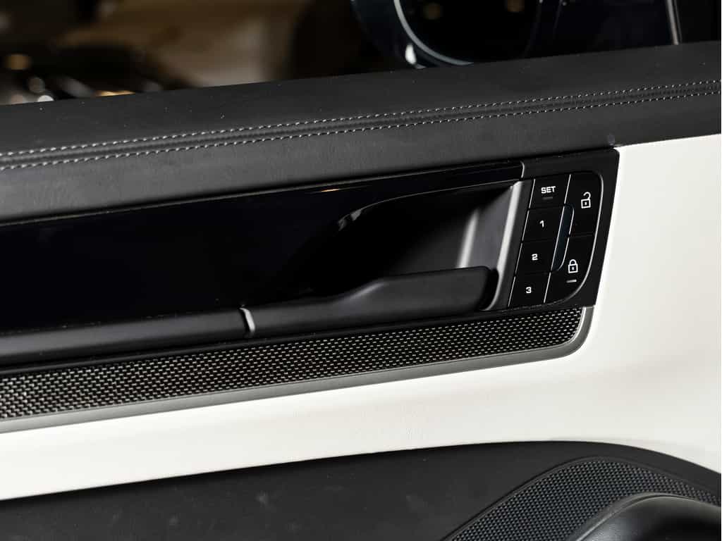 2024 Porsche Cayenne 2024 Cayenne Turbo e-Hybrid Coupe - CPO - Image 24