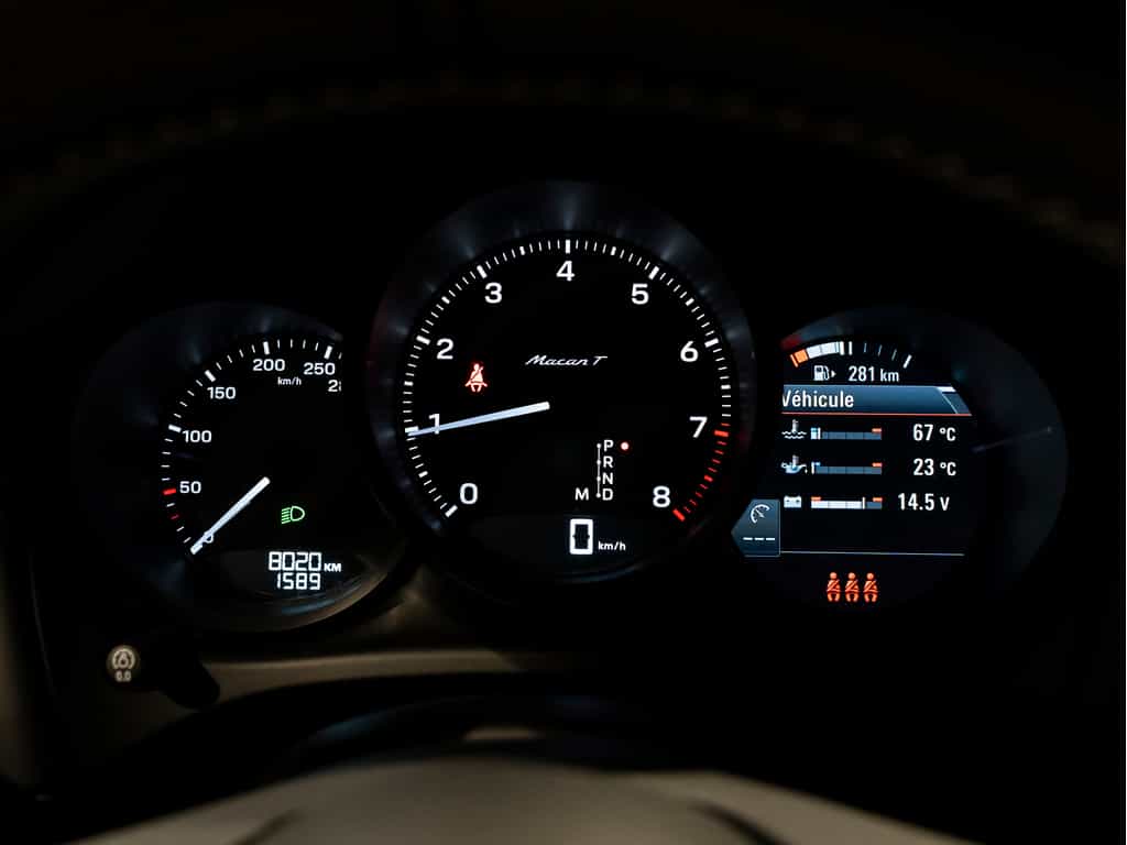 2025 Porsche Macan 2025 Macan T - Certifié Porsche Approved - Image 8