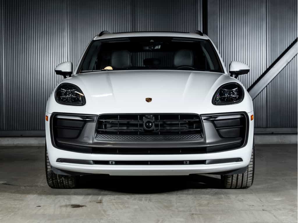 2025 Porsche Macan 2025 Macan T - Certifié Porsche Approved - Image 12