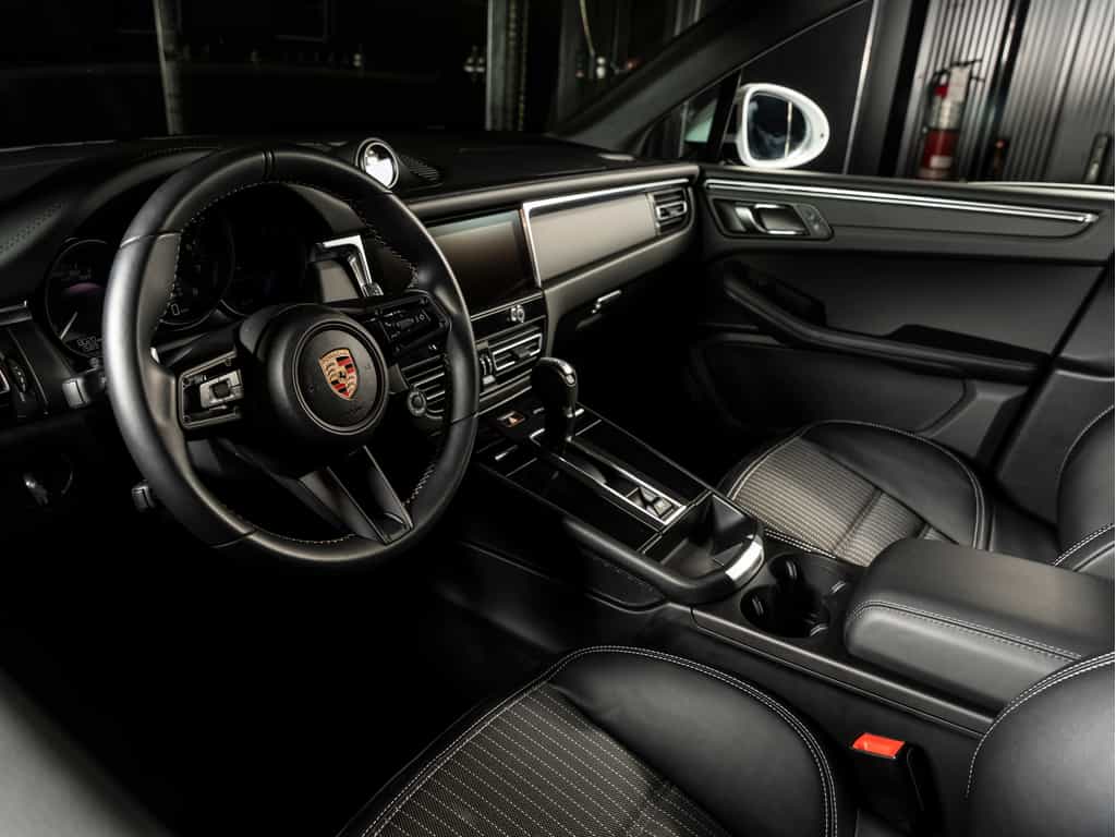 2025 Porsche Macan 2025 Macan T - Certifié Porsche Approved - Image 15