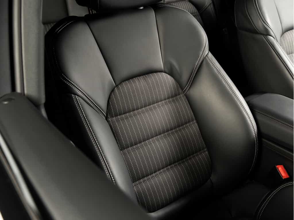 2025 Porsche Macan 2025 Macan T - Certifié Porsche Approved - Image 17