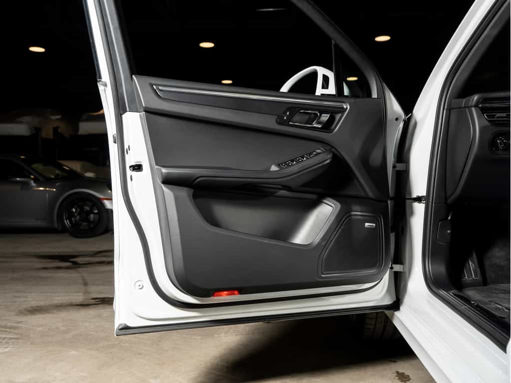 2025 Porsche Macan 2025 Macan T - Certifié Porsche Approved - Image 25