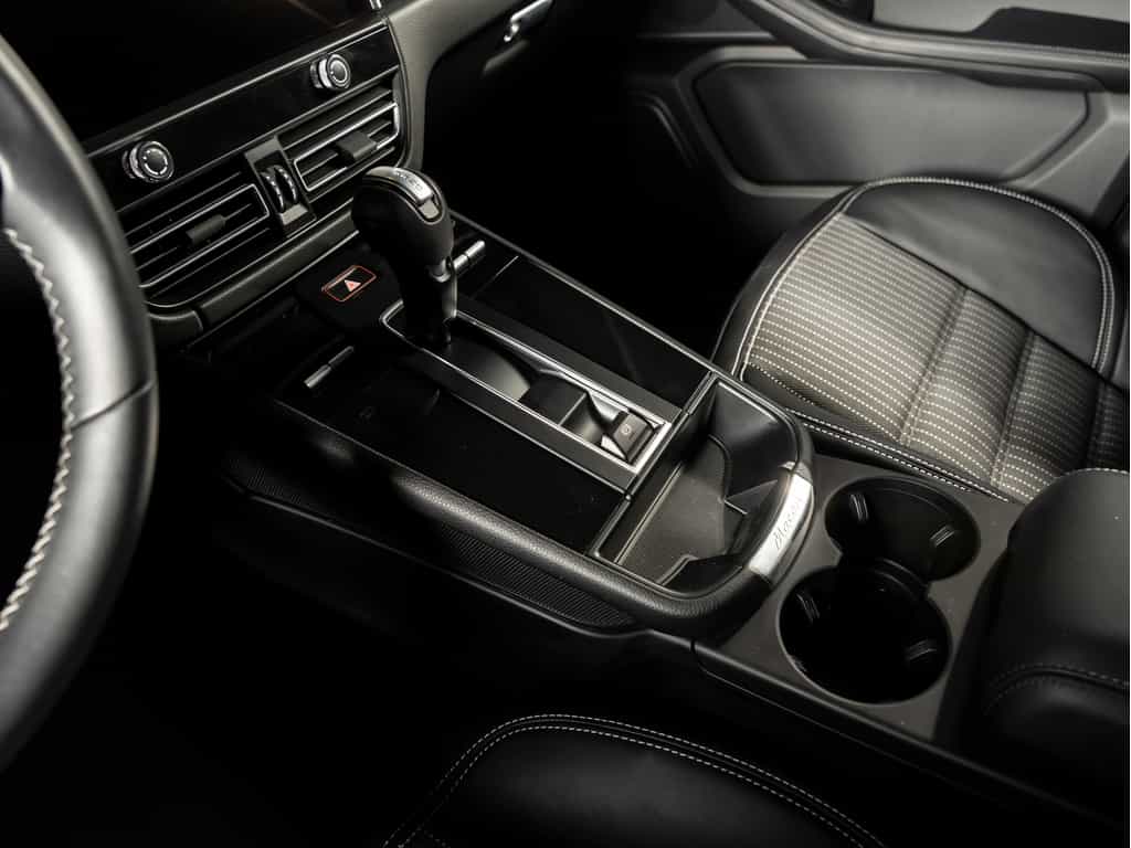 2025 Porsche Macan 2025 Macan T - Certifié Porsche Approved - Image 27