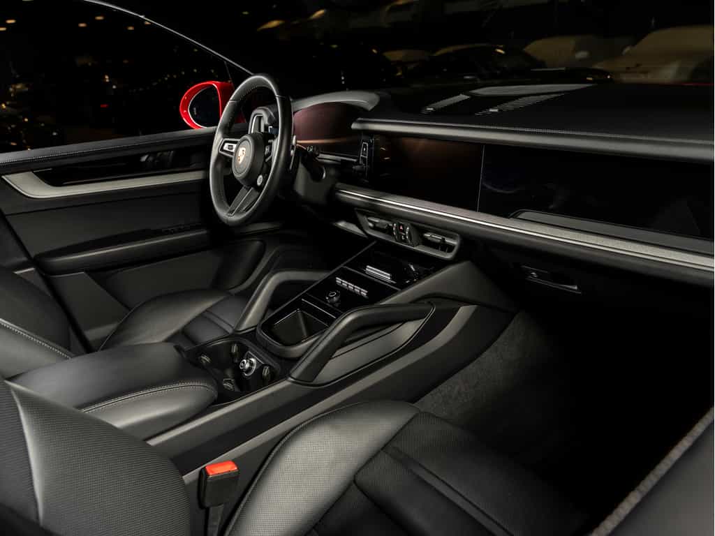 2025 Porsche Cayenne 2025 Cayenne V6 - Certifié Porsche Approved - Image 4