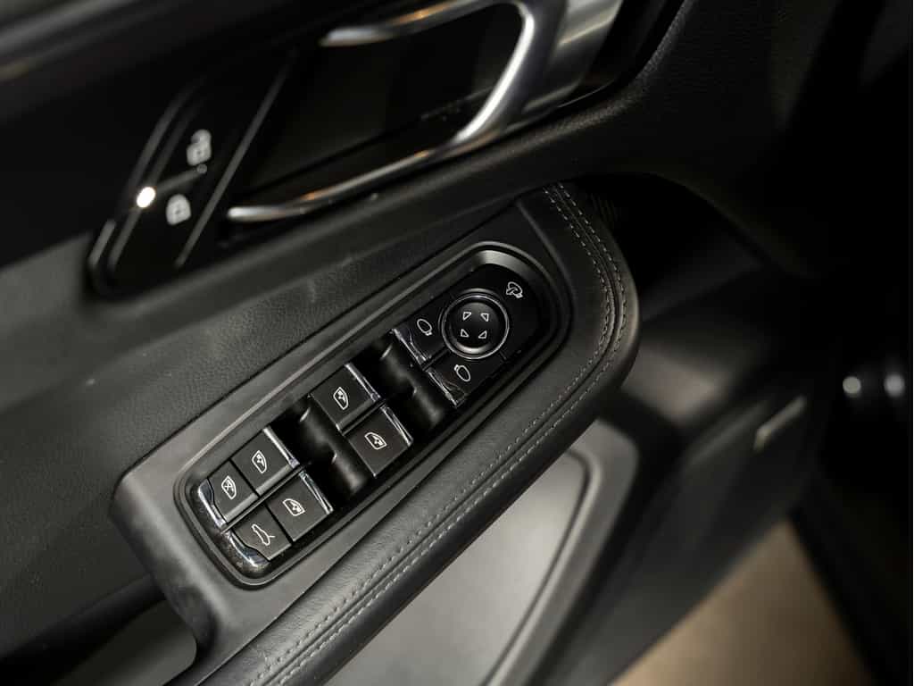 2024 Porsche Macan 2024 Macan T - Certifié Porsche Approved - Image 14