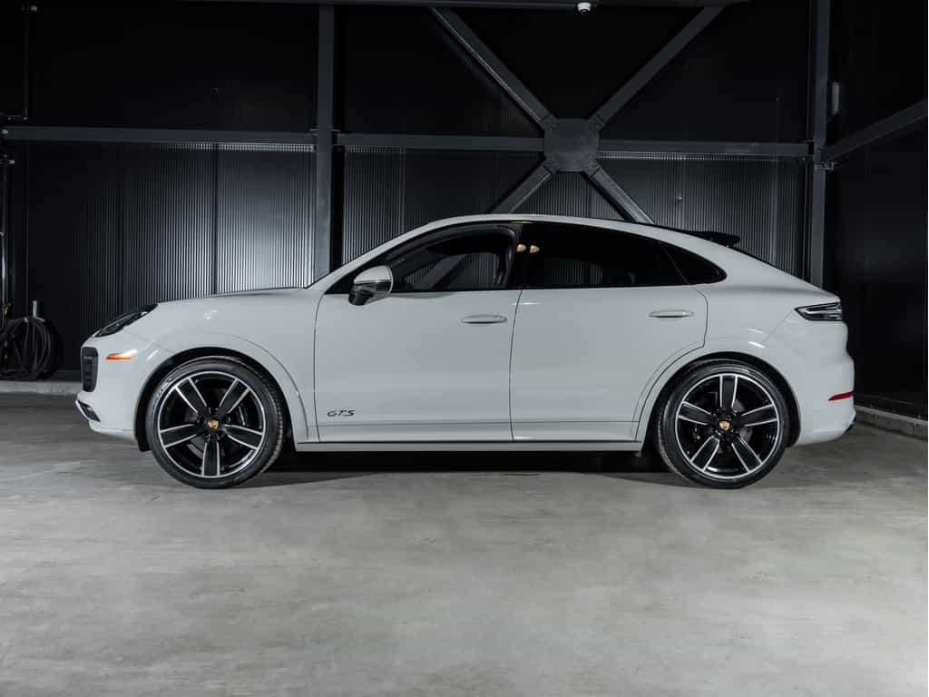 Image 2 Porsche Cayenne 2023 Cayenne GTS Coupe - Certifié Porsche Approved 2023