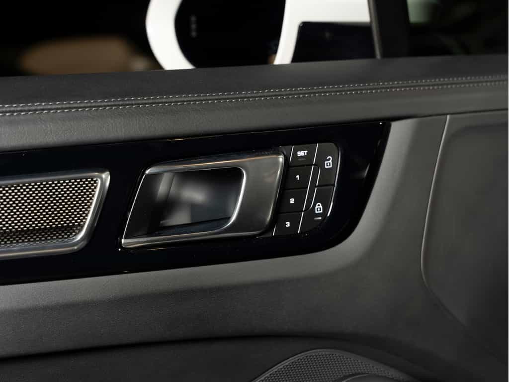 Image 24 Porsche Cayenne 2023 Cayenne GTS Coupe - Certifié Porsche Approved 2023