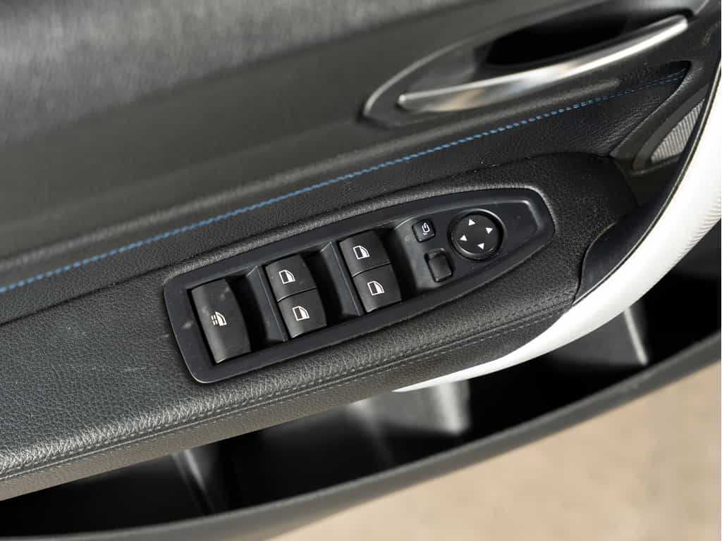 2017 BMW 2 Series 2017 BMW M240i xDrive Cabriolet - Image 15