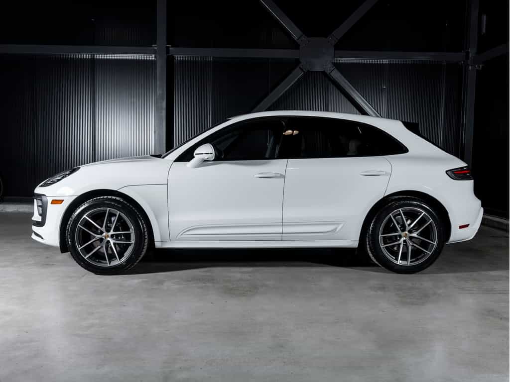 2025 Porsche Macan 2025 Macan - Certifié Porsche Approved - Image 2