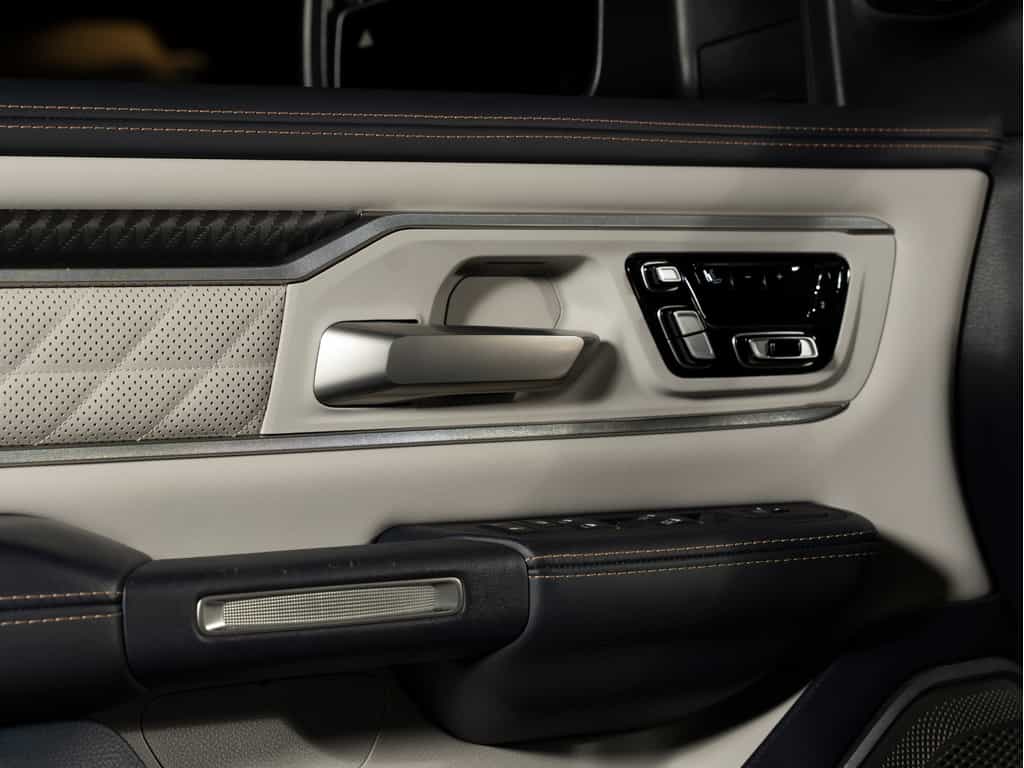 2025 RAM 1500 2025 Ram 1500 Tungsten 4x4 Crew Cab - Image 24