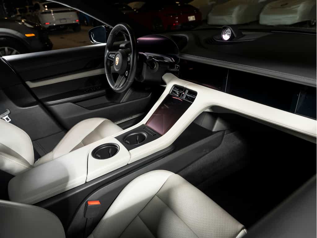 Image 4 Porsche Taycan 2021 Porsche Taycan 4S - Certifié Porsche Approved 2021