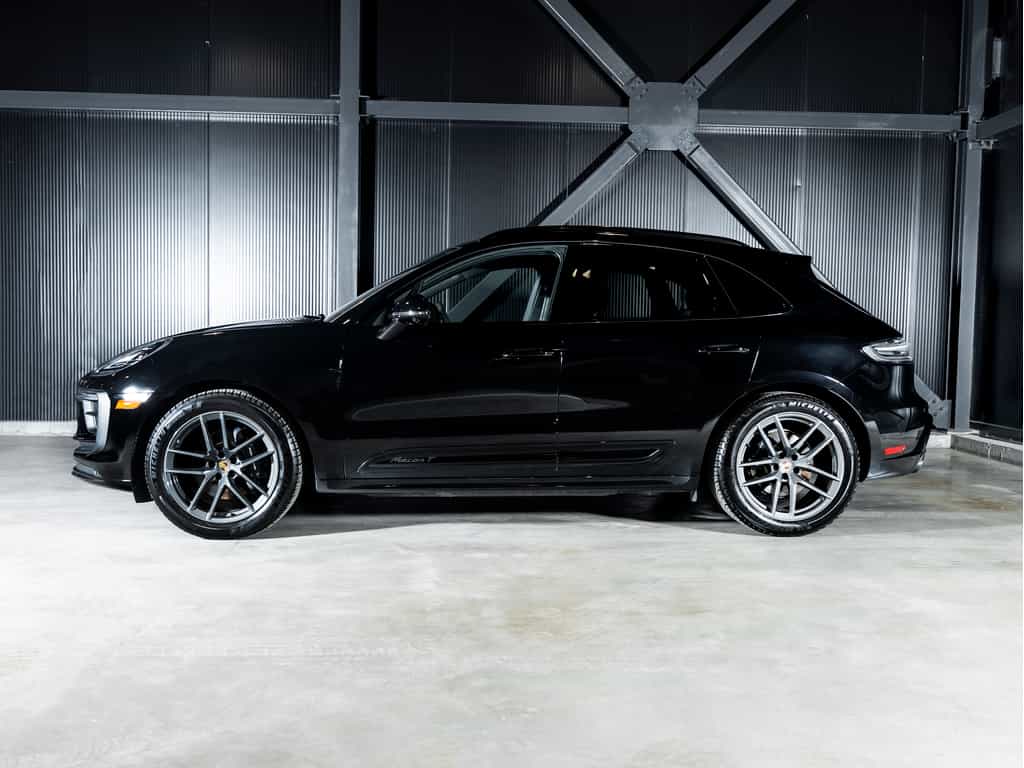 2025 Porsche Macan 2025 Macan T - Certifié Porsche Approved - Image 2