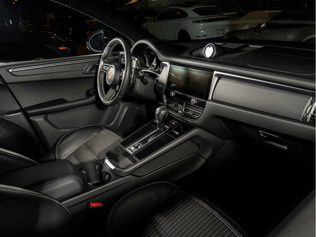 2025 Porsche Macan 2025 Macan T - Certifié Porsche Approved - Image 4