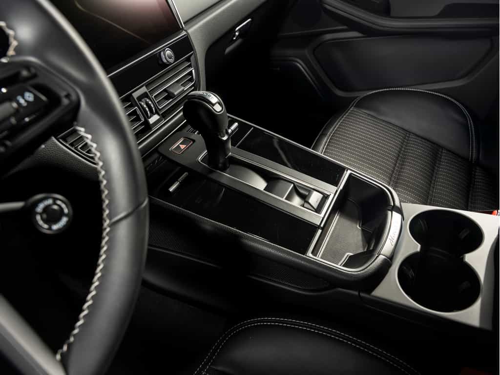 2025 Porsche Macan 2025 Macan T - Certifié Porsche Approved - Image 16