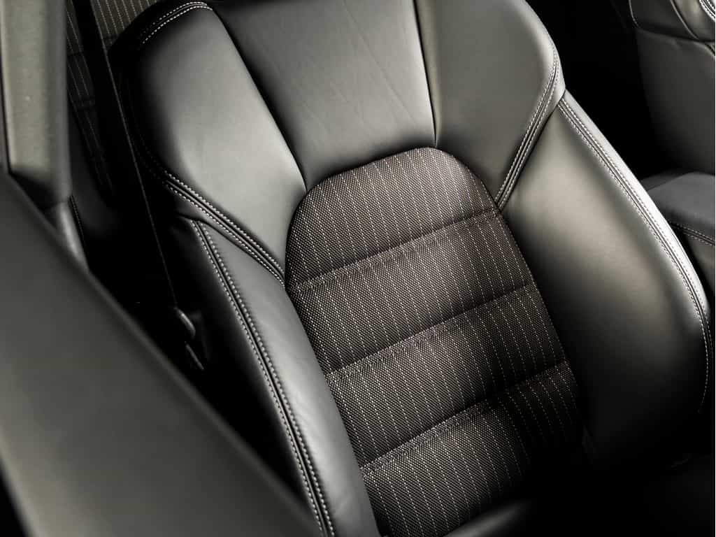 2025 Porsche Macan 2025 Macan T - Certifié Porsche Approved - Image 17