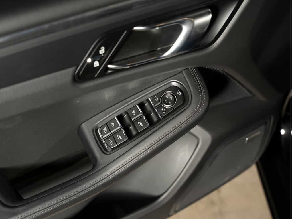 2025 Porsche Macan 2025 Macan T - Certifié Porsche Approved - Image 27