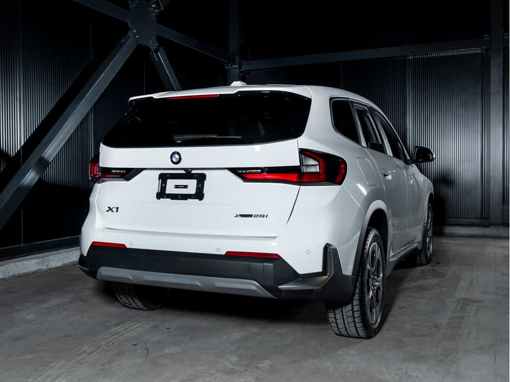 2023 BMW X1 2023 BMW X1 xDrive28i - Image 3