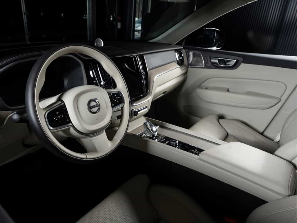 Image 6 Volvo XC60 2023 Volvo XC60 B6 Ultimate Dark Theme 2023