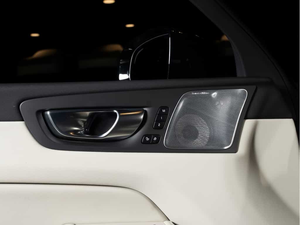 2023 Volvo XC60 2023 Volvo XC60 B6 Ultimate Dark Theme - Image 7