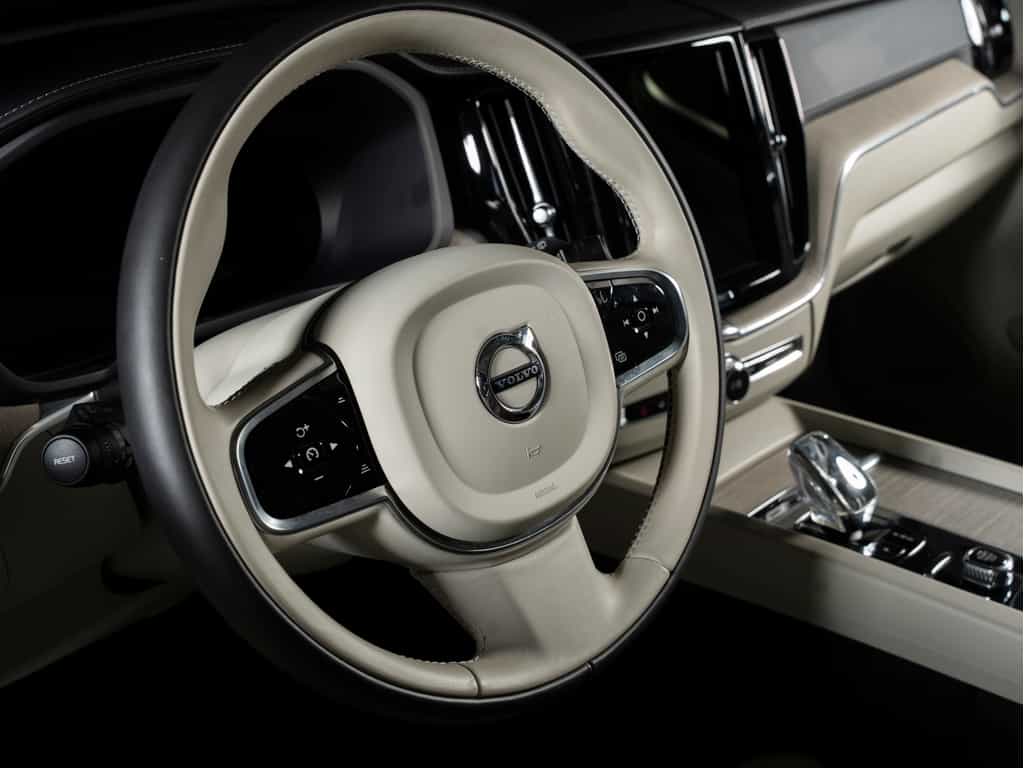 Image 11 Volvo XC60 2023 Volvo XC60 B6 Ultimate Dark Theme 2023