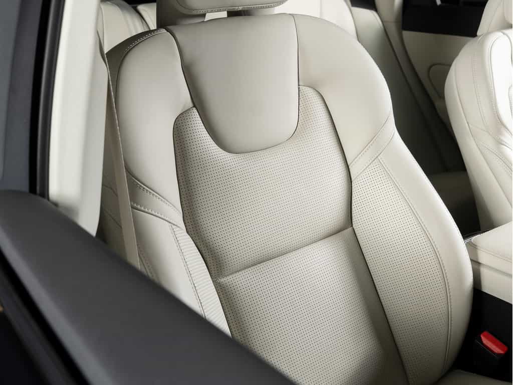 Image 13 Volvo XC60 2023 Volvo XC60 B6 Ultimate Dark Theme 2023