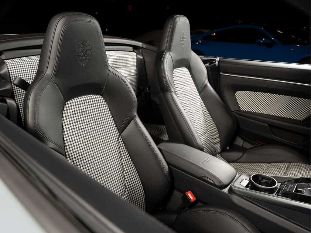 Image 7 Porsche 911 2023 911 Turbo S Cabriolet - Exclusive Manufaktur 2023