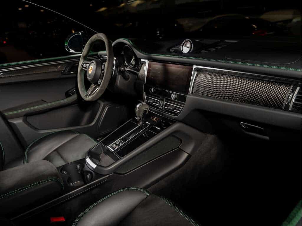 2023 Porsche Macan Gts - Image 4