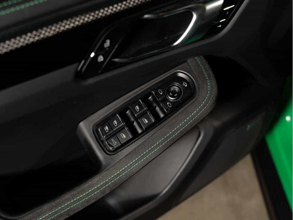 2023 Porsche Macan Gts - Image 17