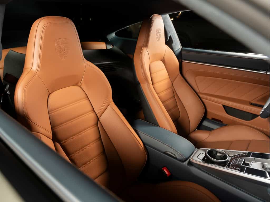 Image 6 Porsche 911 2024 911 Carrera 4 - 33KM FROM NEW - CPO 2024