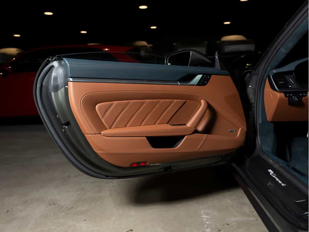 Image 17 Porsche 911 2024 911 Carrera 4 - 33KM FROM NEW - CPO 2024