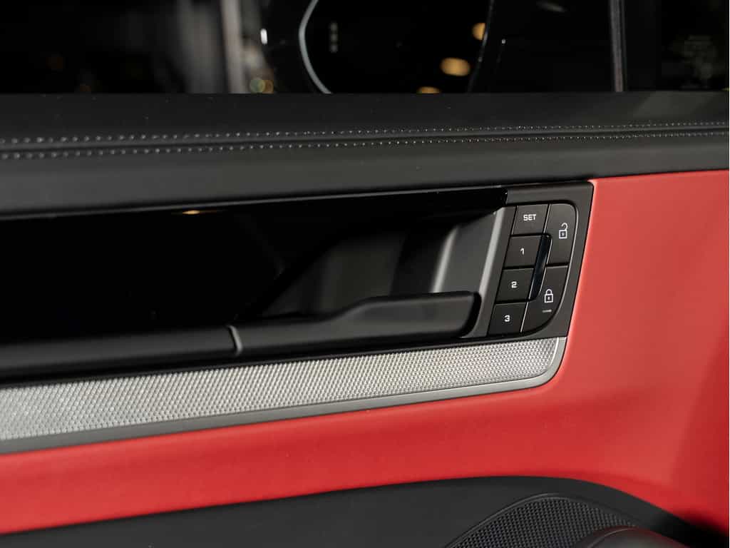 Image 21 Porsche Cayenne 2026 Cayenne Coupe 2026