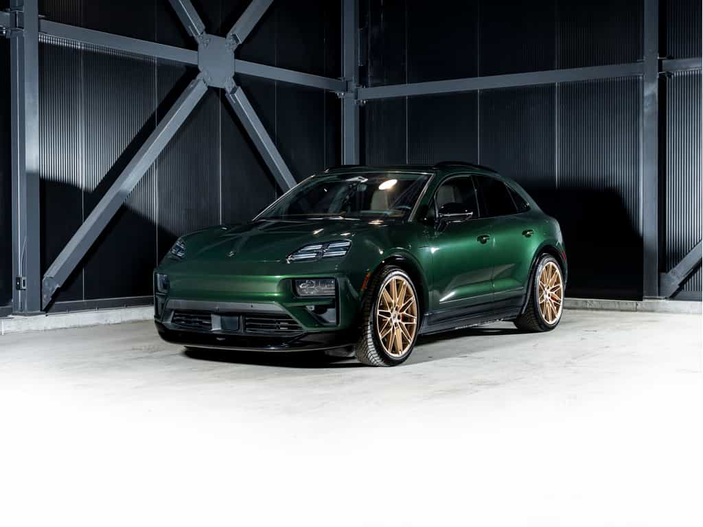 2024 Porsche Macan 2024 Macan Turbo - Image 1