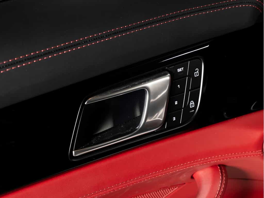 Image 16 Porsche Panamera 2023 Panamera 4S - Premium Plus - Sport Exhaust 2023