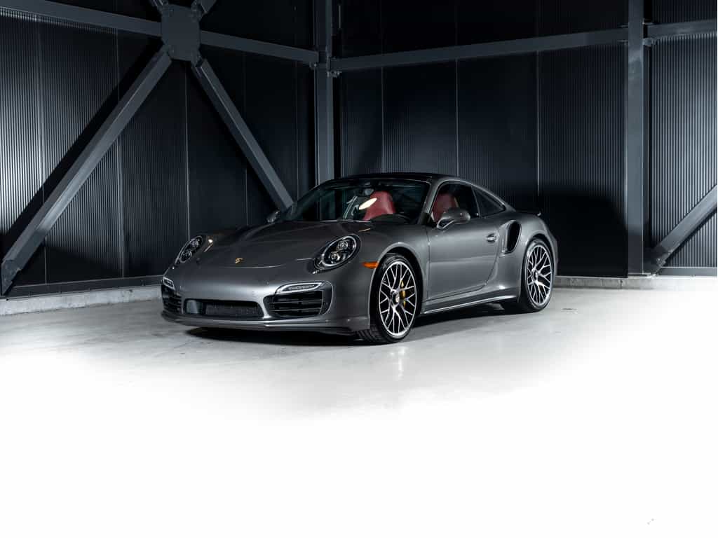 2016 Porsche 911 2016 911 Turbo S - Certifié Porsche Approved - Image 1