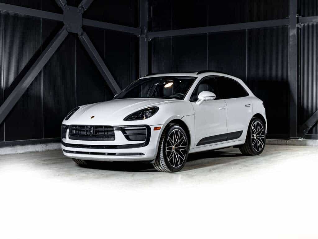 2025 Porsche Macan 2025 Macan - CPO - Image 1