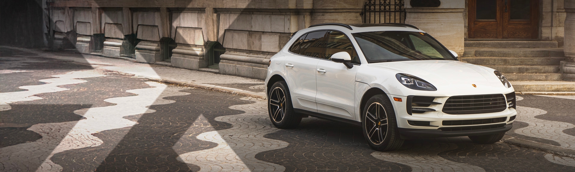 nexauto: White pre-owned Porsche Macan S in Old Quebec City.